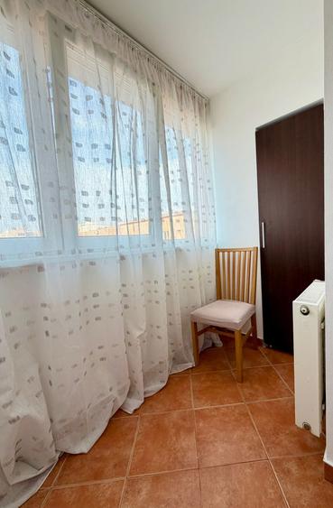 Apartament cu 2 camere decomandat în Titan