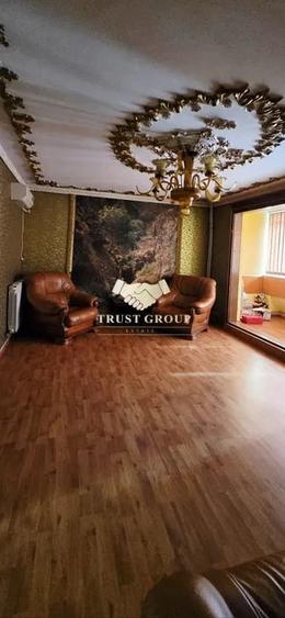 Apartament cu 3 camere decomandat în Drumul Taberei