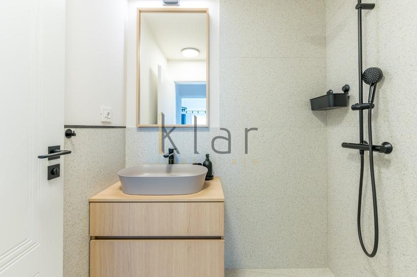 Apartament cu 3 camere semidecomandat, mobilat în Zorilor