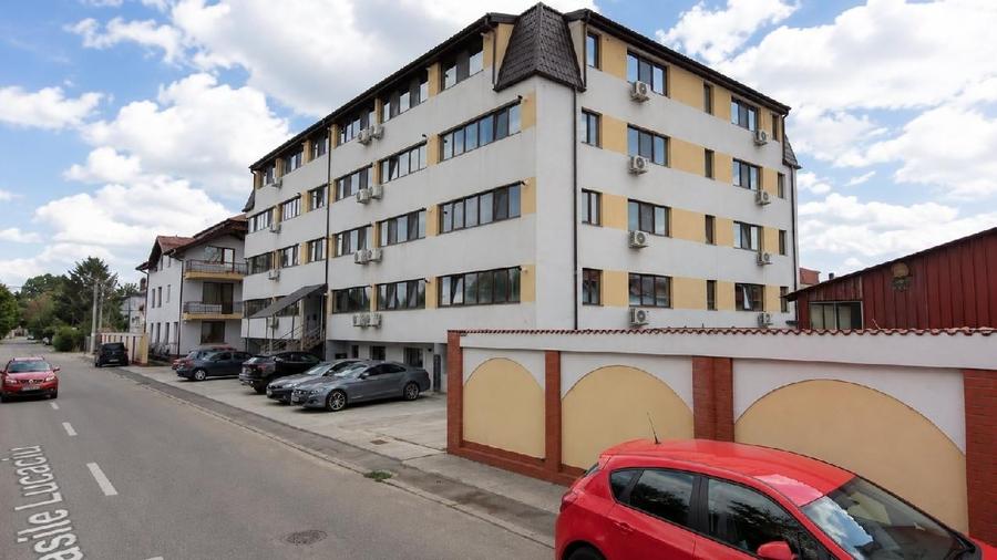 Garsonieră decomandată în Roșu