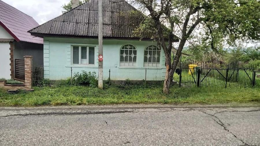 Casă cu Teren 1400 Mp în Coasta