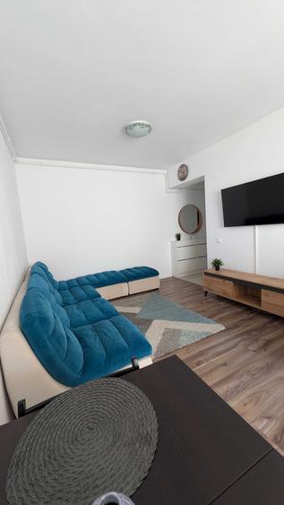Apartament cu 3 camere decomandat în 9 Mai