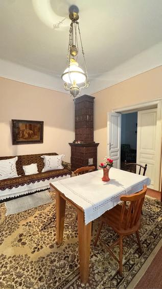 Casă cu 5 camere cu Teren 1000 Mp în Sascut