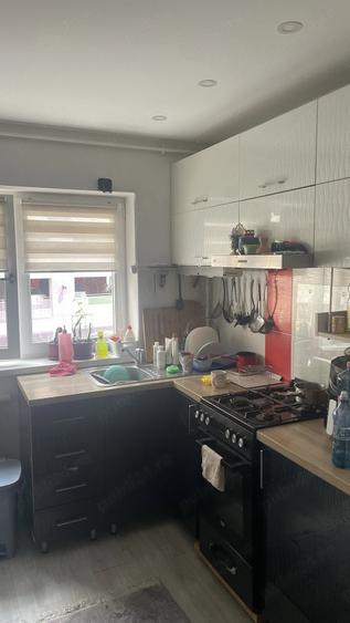 Apartament de vanzare - 3 Camere - 9