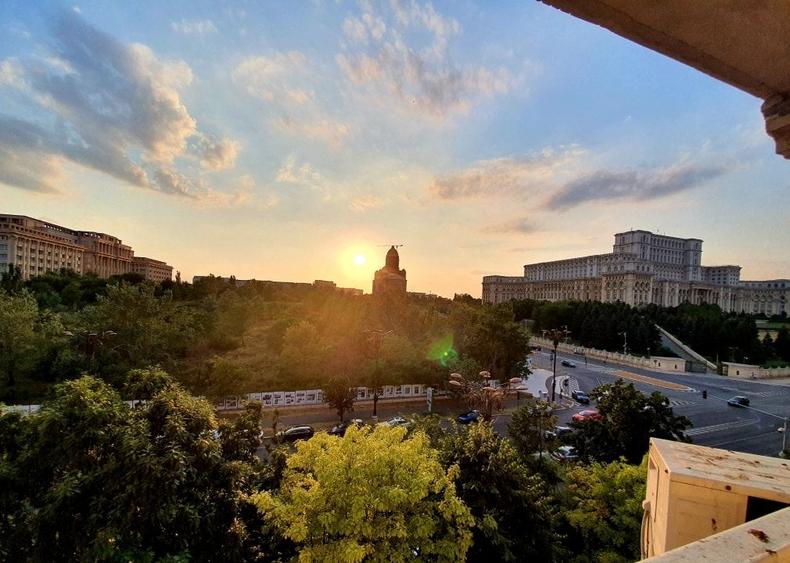 Apartament cu 2 camere decomandat, mobilat în Libertății