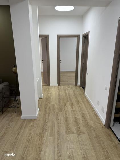 Apartament cu 3 camere decomandat în Exterior Vest