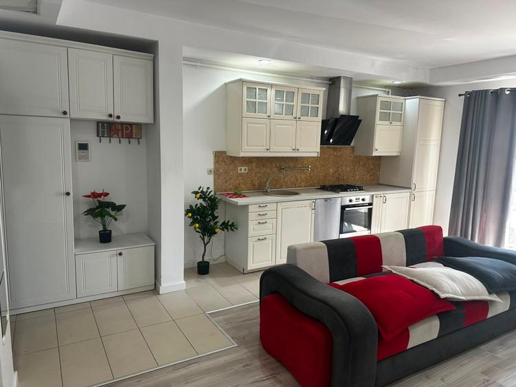 Apartament cu 3 camere decomandat, mobilat în Ștefăneștii de Jos