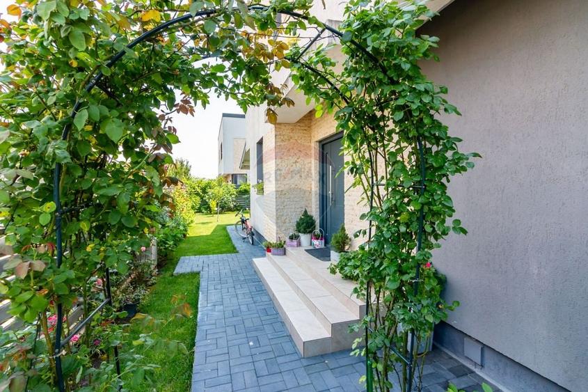 Casă / Vilă cu 4 camere de vânzare Tunari - 31