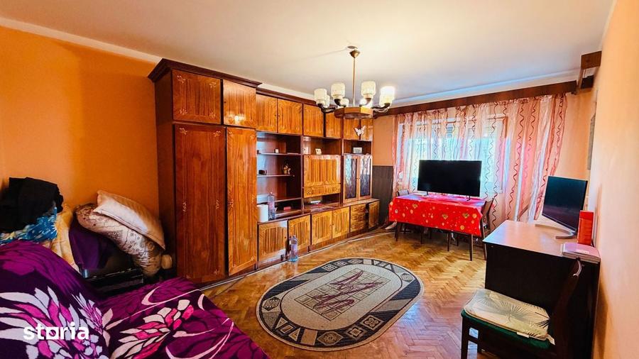 Apartament cu 3 camere decomandat în Țiglina 3