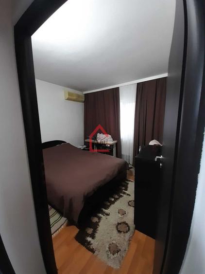 Apartament cu 3 camere semidecomandat, mobilat în Dacia