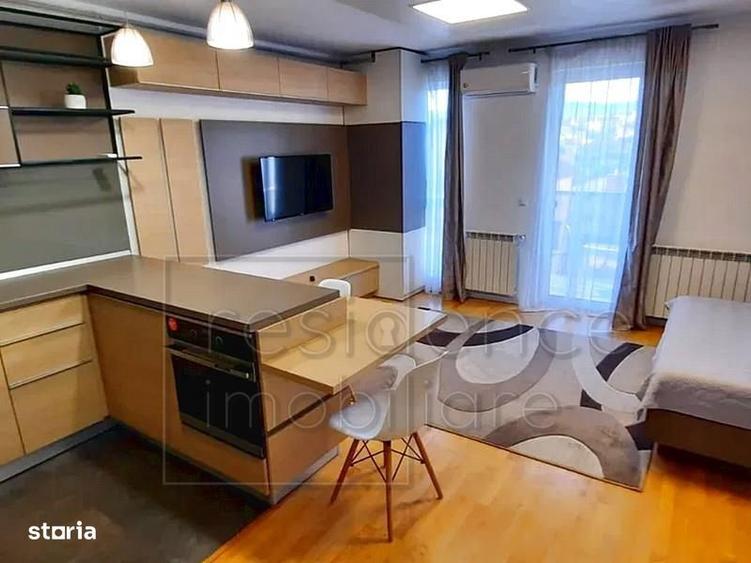 Garsonieră decomandată, mobilată în Bună Ziua