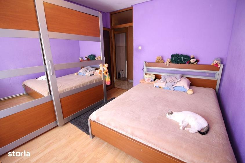 Apartament cu 3 camere decomandat în Mazepa 2