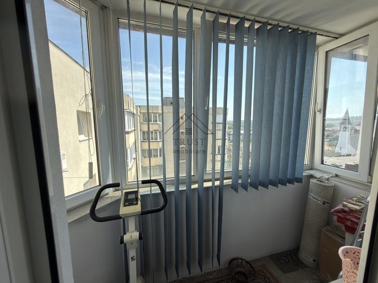 Apartament cu 4 camere decomandat, mobilat în Mărăști