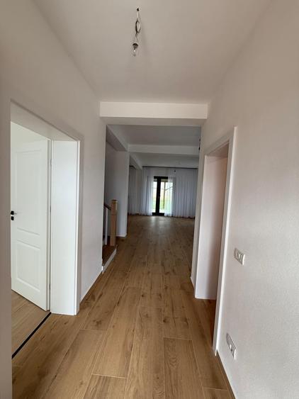 Duplex cu 4 camere cu Canalizare în Giroc