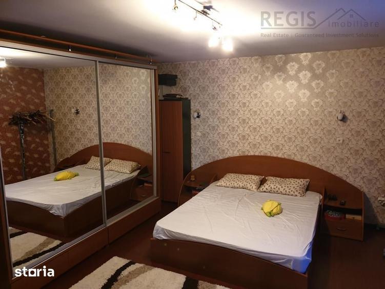 Casă cu 8 camere cu Teren 400 Mp în Central