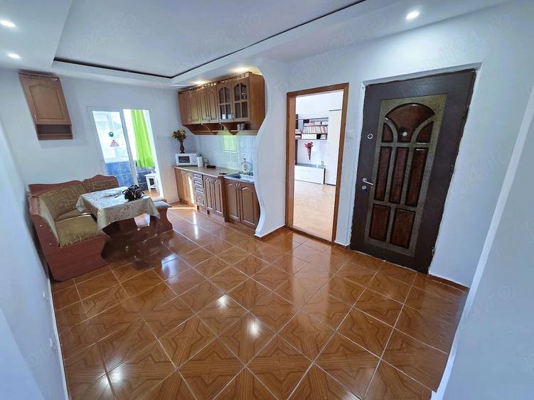 Apartament cu 2 camere decomandat în C5