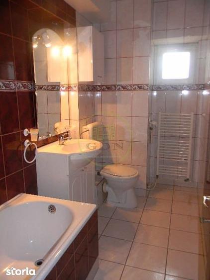 Apartament cu 3 camere decomandat, mobilat în Între Lacuri