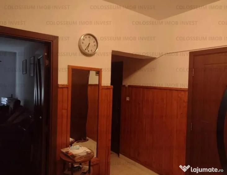 Apartament cu 3 camere decomandat în Răcădău