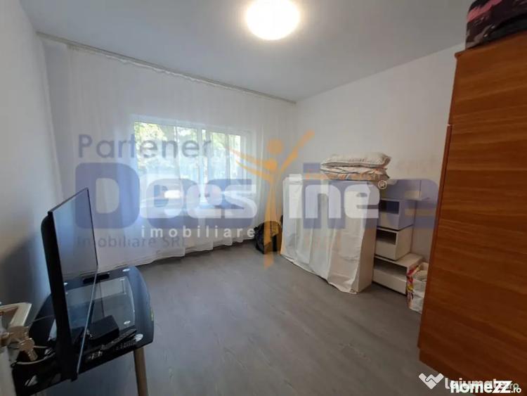 Apartament cu 3 camere decomandat, mobilat în Mircea cel Bătrân