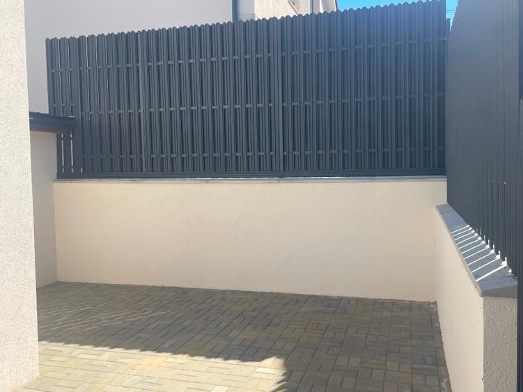 Duplex cu 4 camere cu Teren 250 Mp în Dezmir