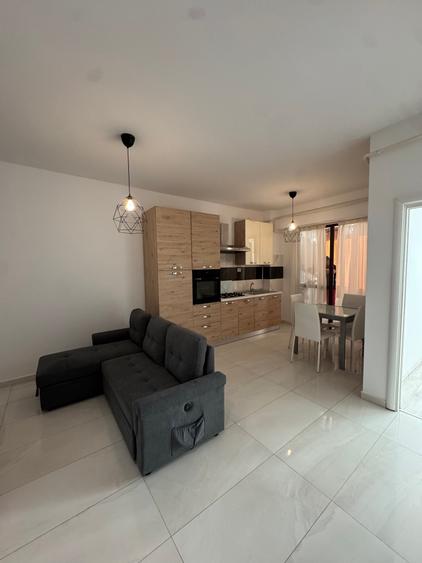 Apartament cu 2 camere semidecomandat în Centru Civic