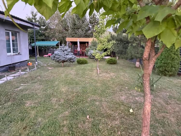 Casă cu 4 camere în Păun