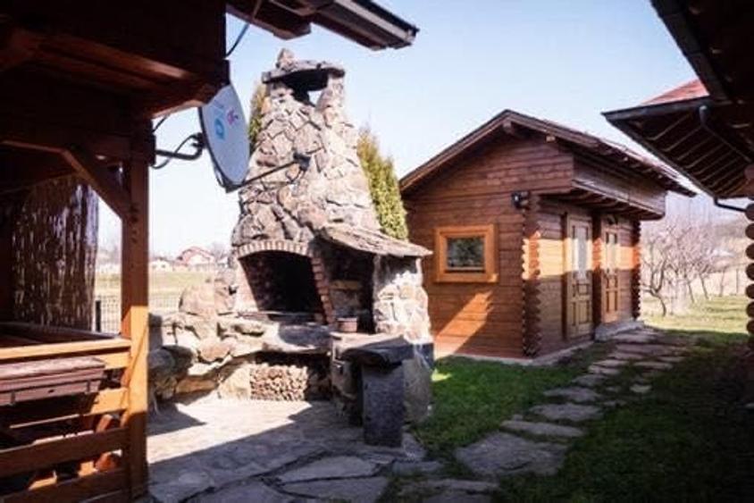Casă cu 3 camere în Lazu Baciului