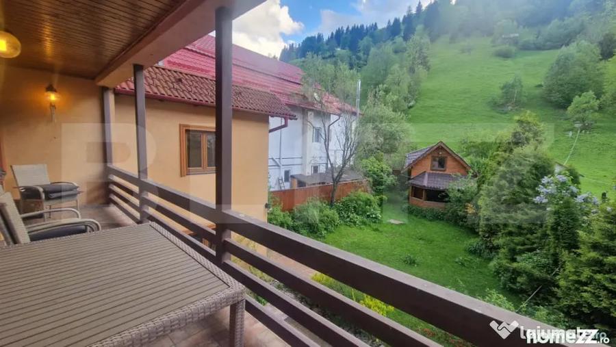 Casă cu 12 camere cu Teren 4780 Mp în Moieciu