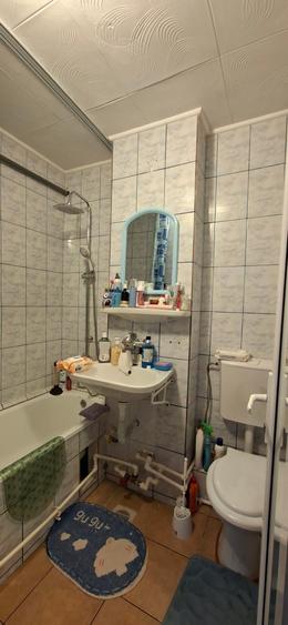 Apartament cu 3 camere în Micro 40