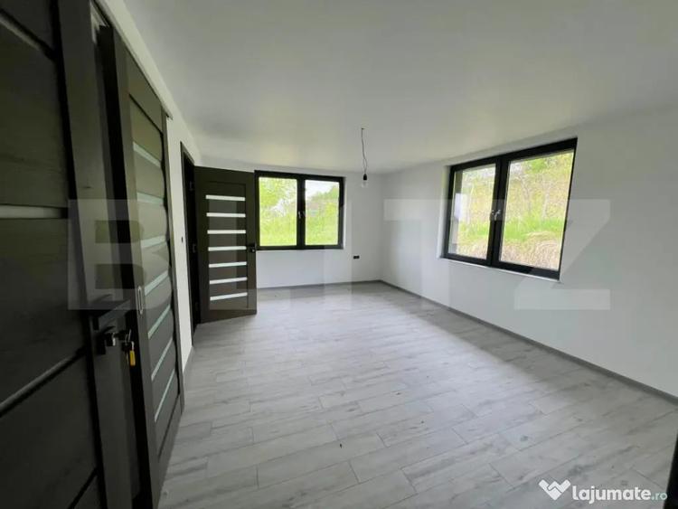 Casă cu 3 camere cu Teren 2600 Mp în Central