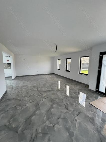 Casă cu 3 camere cu Teren 600 Mp în Cordun