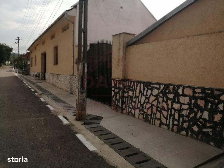 Casă cu 4 camere cu Teren 910 Mp în Central