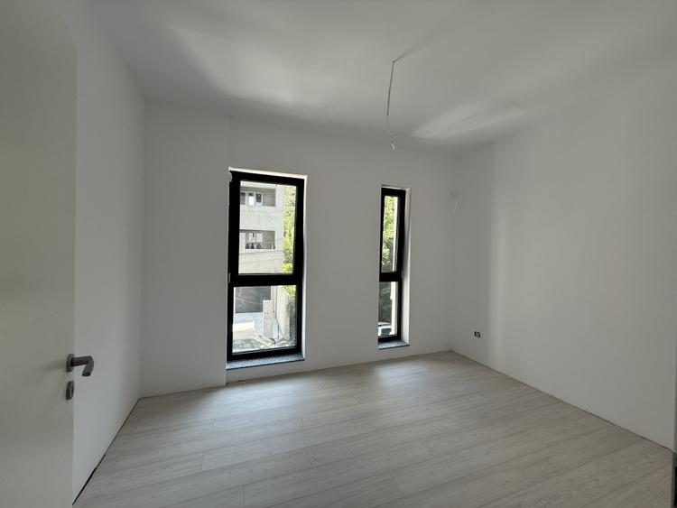 Apartament cu 4 camere decomandat în Nerva Traian