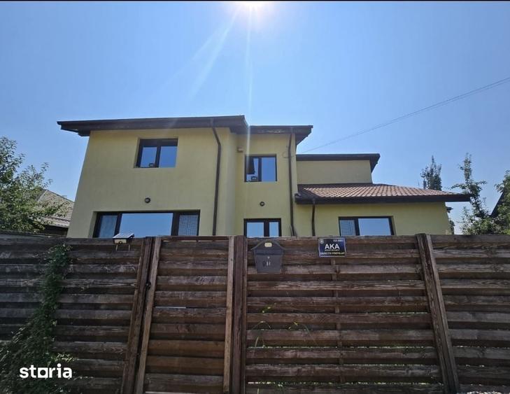 Casă cu 7 camere cu Teren 330 Mp în Corbeanca