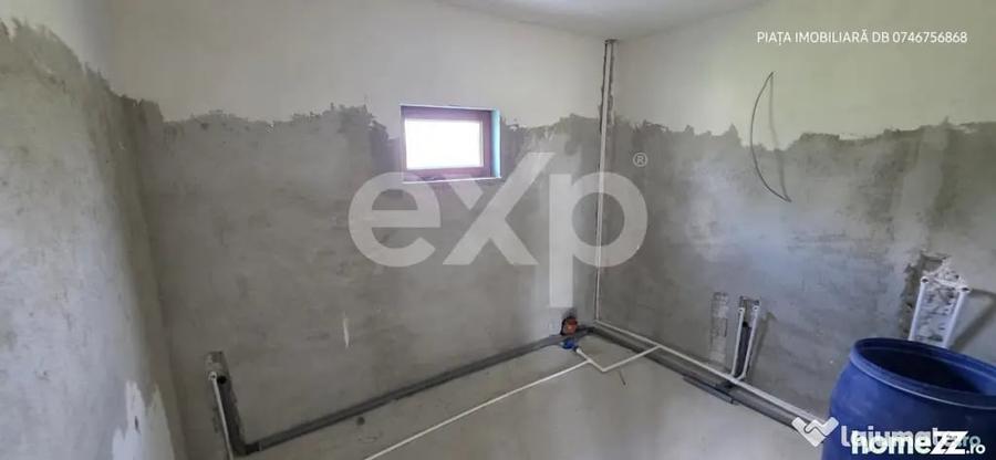 Casă cu 7 camere cu Teren 2000 Mp în Colacu