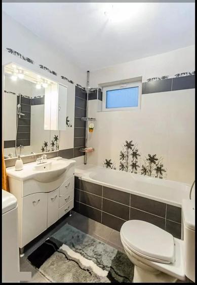 Apartament cu 3 camere decomandat în Turnișor