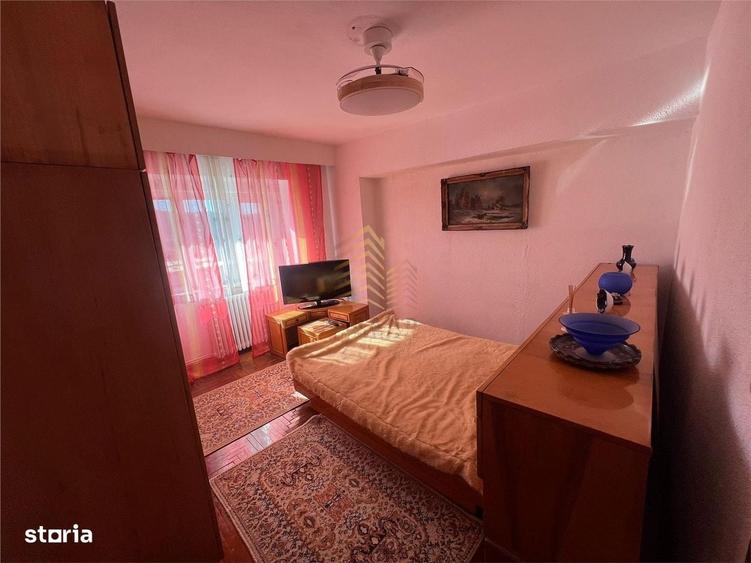 Apartament cu 3 camere decomandat în Central