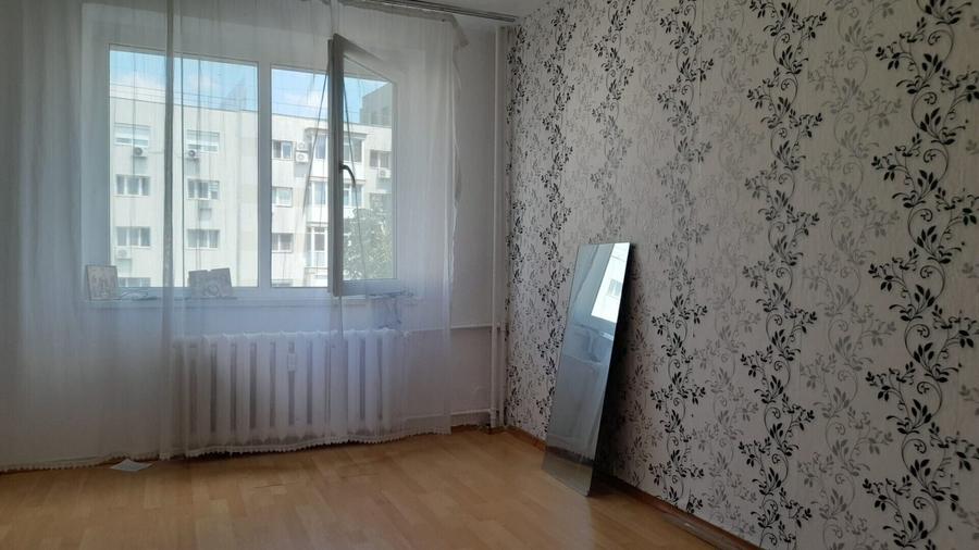 Apartament cu 3 camere decomandat în Basarabia