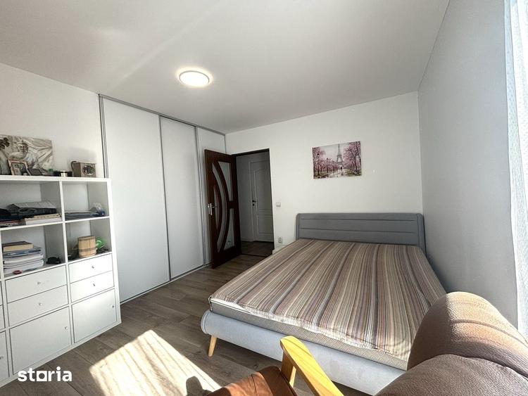 Casă cu 8 camere cu Teren 744 Mp în Nojorid