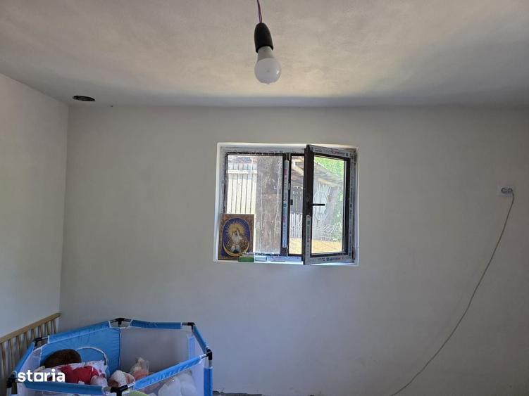 Casă cu 4 camere în Davidești