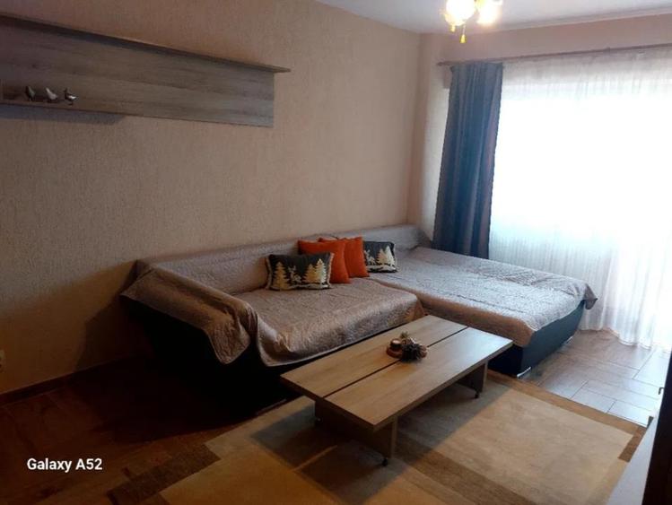 Apartament cu 2 camere semidecomandat, mobilat în Răcădău