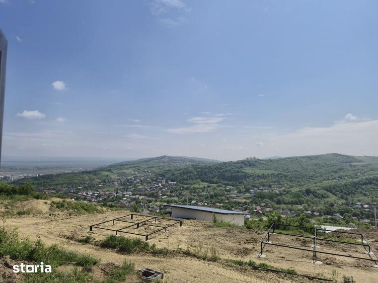 Casă cu 2 camere cu Teren 450 Mp în Tomești