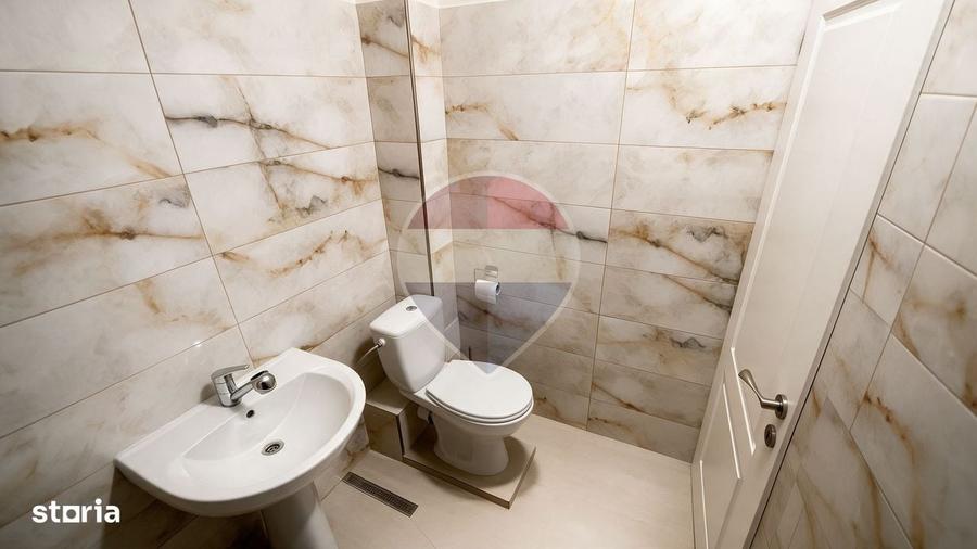 Apartament cu 3 camere semidecomandat în Central