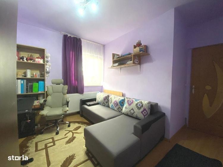 Apartament cu 3 camere decomandat în Gușterița