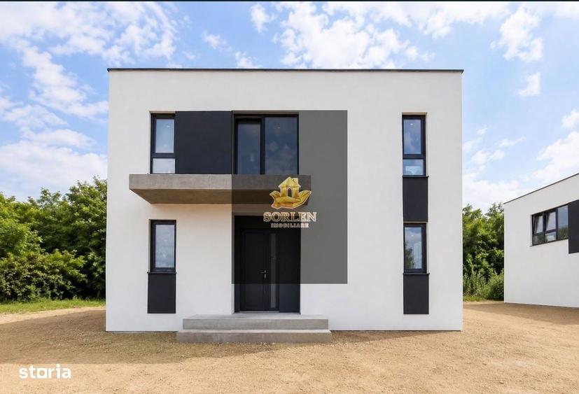 Casă cu 4 camere decomandat în Luna