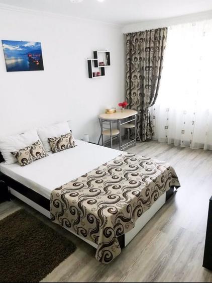 Garsonieră decomandată în Precista