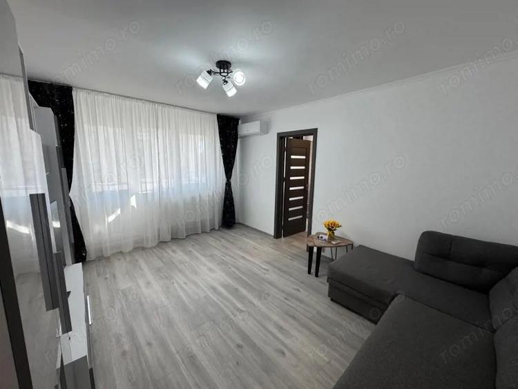 Apartament cu 2 camere semidecomandat în Craiovița Nouă