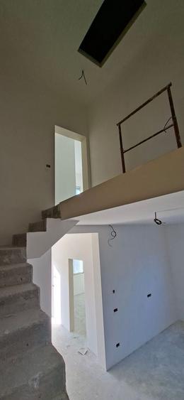 Duplex cu 4 camere cu Canalizare în Dumbrăvița