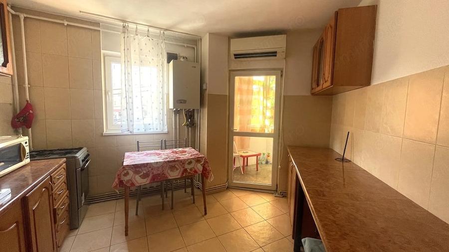 Apartament 2 camere decomandat Manastur str Primaverii - 1