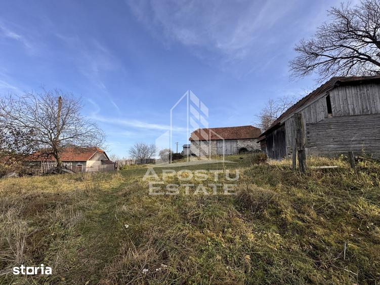Casă cu 4 camere cu Teren 2231 Mp în Cerbăl